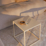 kleiner_tisch_metall_beige